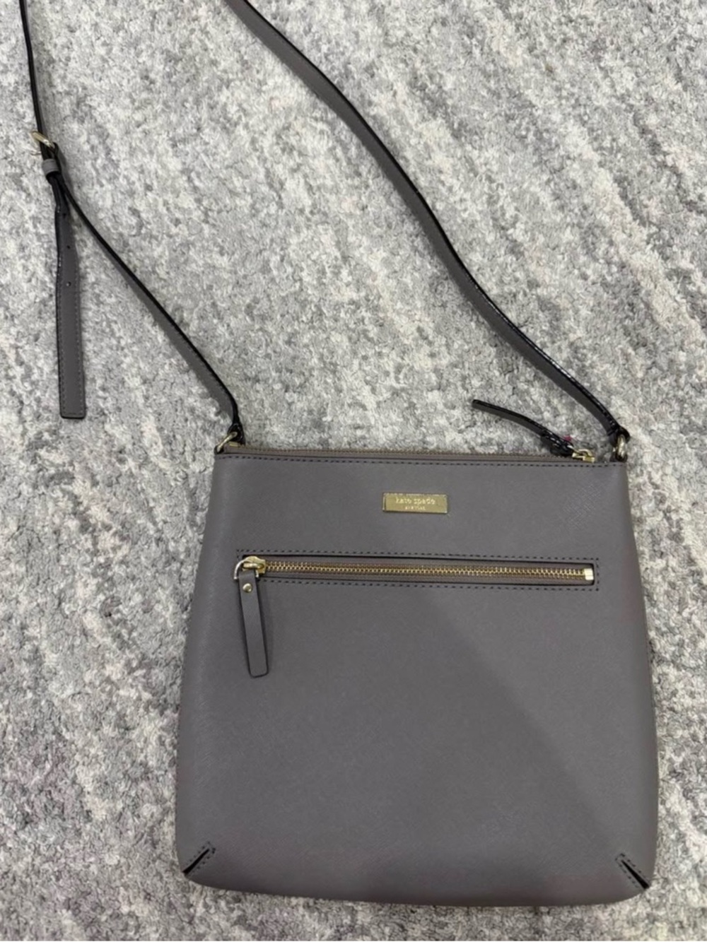 Kate Spade Gray Crossbody Bag - Sleek Everyday Shoulder Purse
